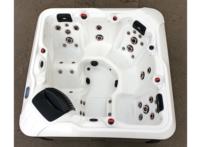 Спа бассейн JNJ Spas Hurricane Riga SPA-632 (рис.1)