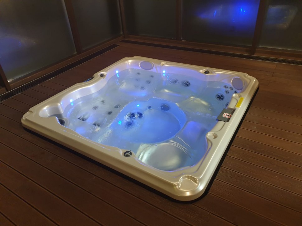 Спа-бассейн Jacuzzi J-235 (рис.6) Спа-бассейн Jacuzzi J-235 (рис.6)