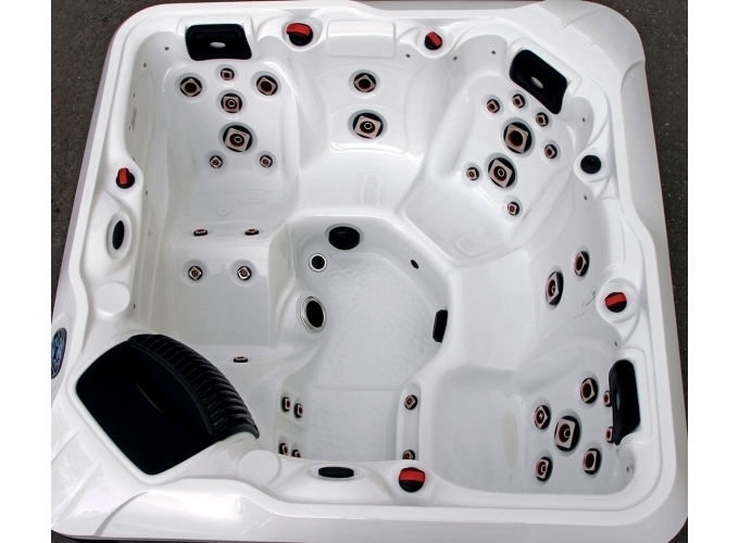 Гидромассажный спа-бассейн JNJ Spas Hurricane Hamilton SPA-633 (рис.2)