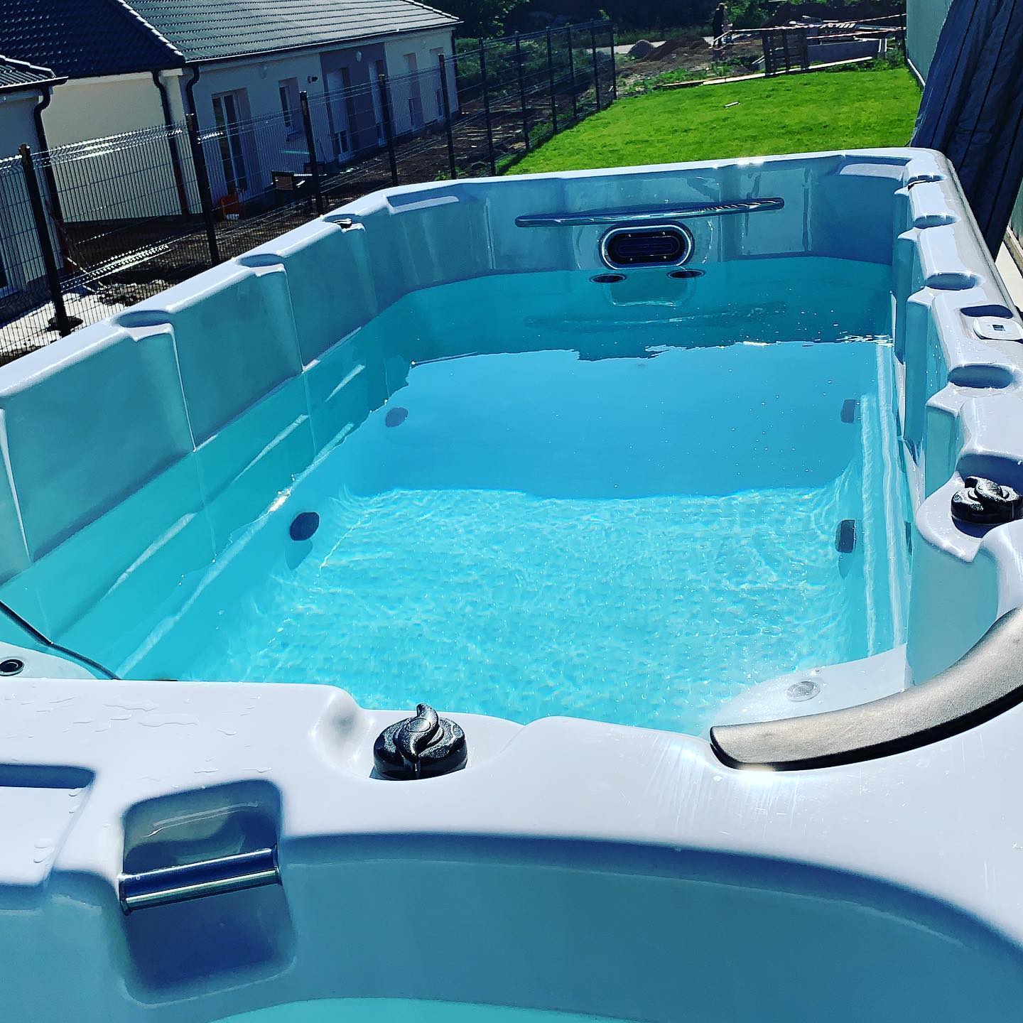 Плавательный спа-бассейн Lovia Spa ZR7801 (рис.6) Плавательный спа-бассейн Lovia Spa ZR7801 (рис.6)