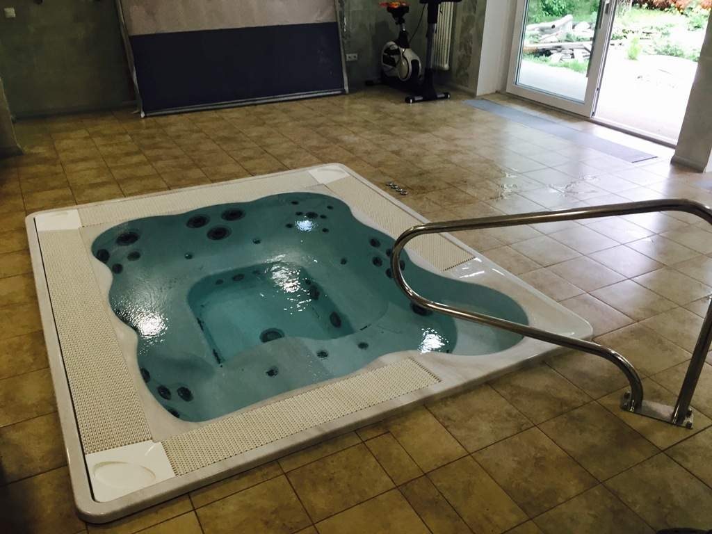 Встраиваемый спа-бассейн Jacuzzi Virginia Pro (рис.5) Встраиваемый спа-бассейн Jacuzzi Virginia Pro (рис.5)