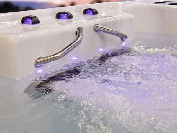 Плавательный спа-бассейн Coast Spas Wellness V (рис.4) Плавательный спа-бассейн Coast Spas Wellness V (рис.4)