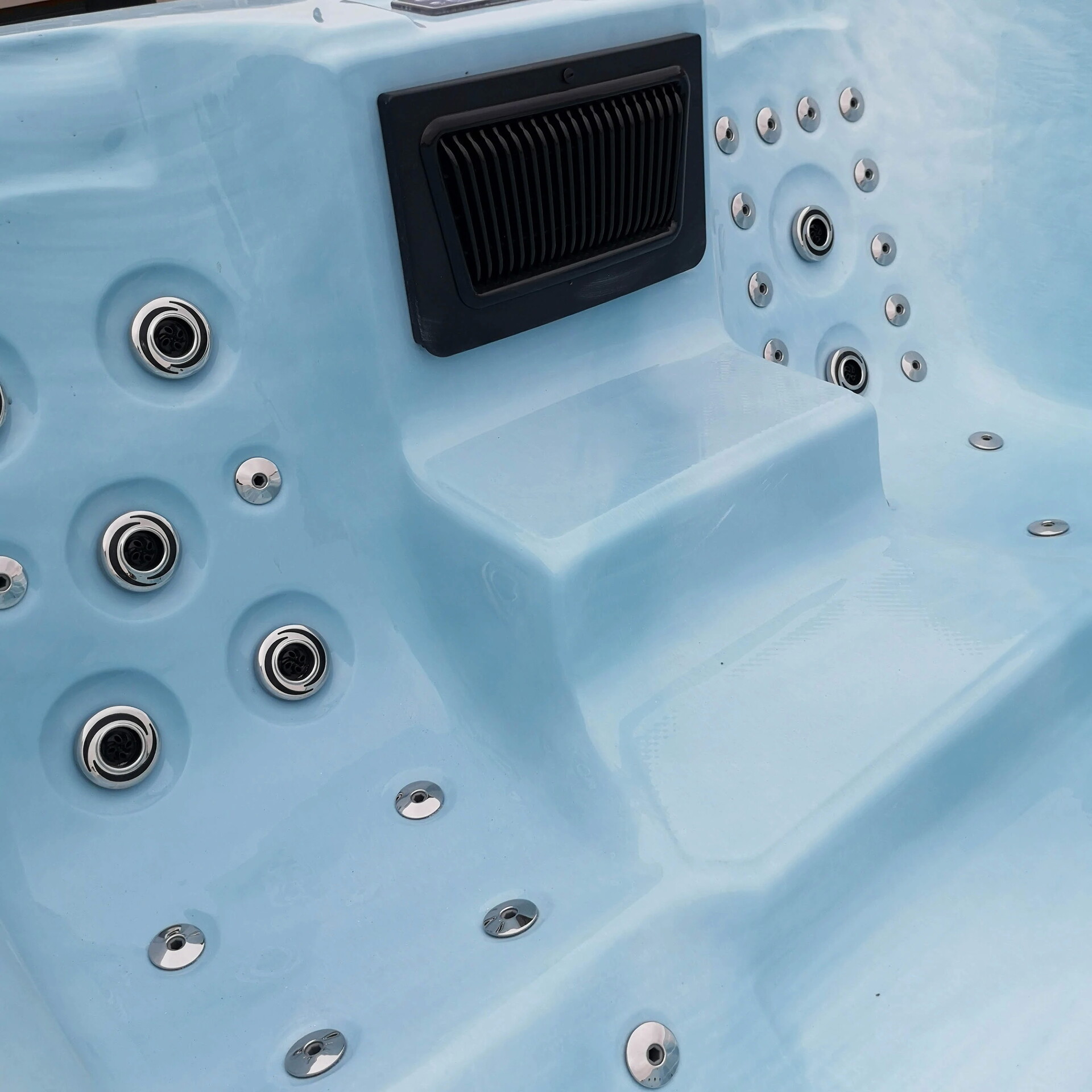 Плавательный бассейн с противотоком Bigeer Вива Swim Spa BG6601 (рис.4) Плавательный бассейн с противотоком Bigeer Вива Swim Spa BG6601 (рис.4)