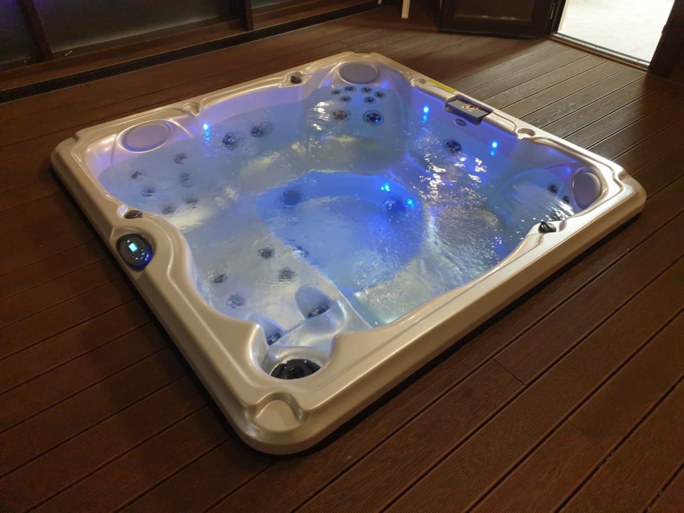 Спа-бассейн Jacuzzi J-235 (рис.1)