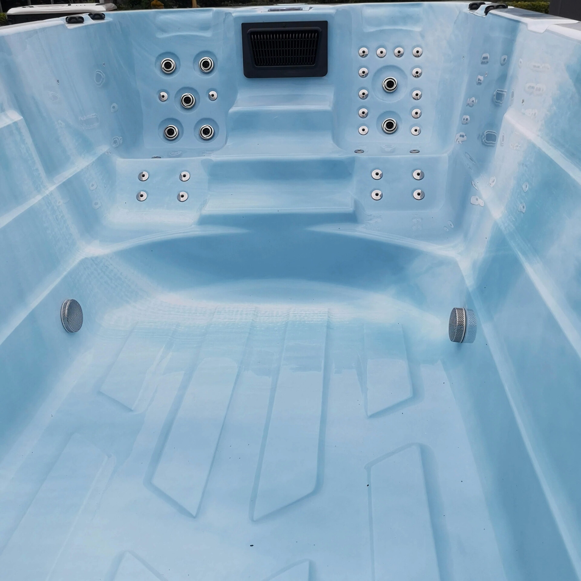 Плавательный бассейн с противотоком Bigeer Вива Swim Spa BG6601 (рис.3) Плавательный бассейн с противотоком Bigeer Вива Swim Spa BG6601 (рис.3)