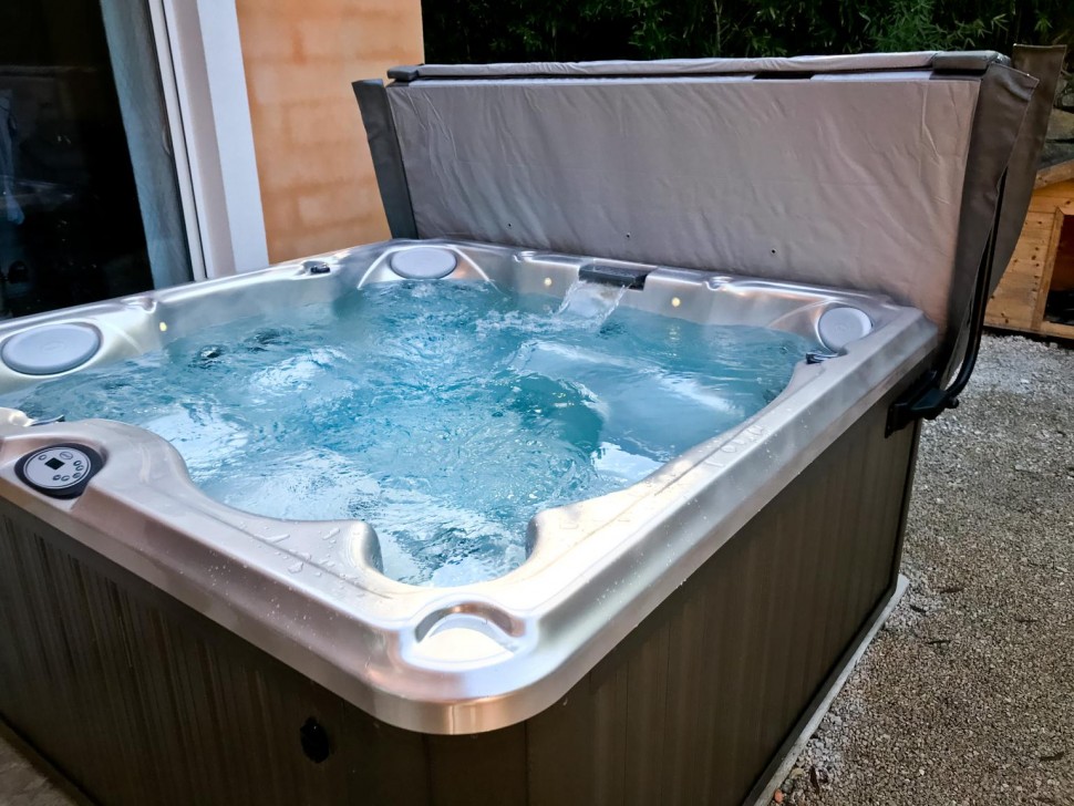 Спа-бассейн Jacuzzi J-235 (рис.5) Спа-бассейн Jacuzzi J-235 (рис.5)
