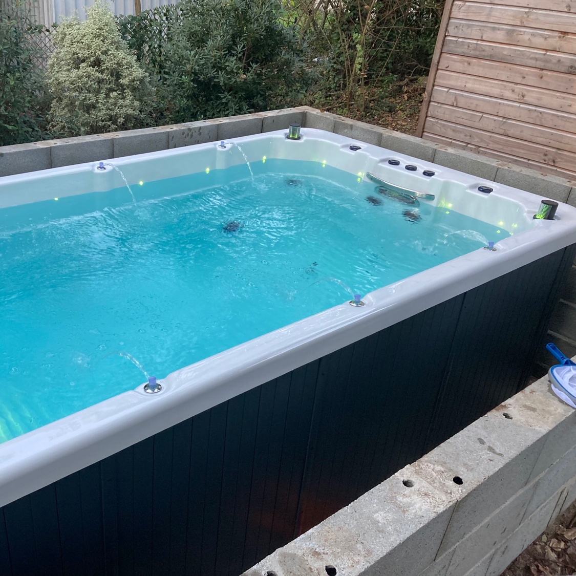 Бассейн спа плавательный Lovia Spa ZR7861 (рис.1)