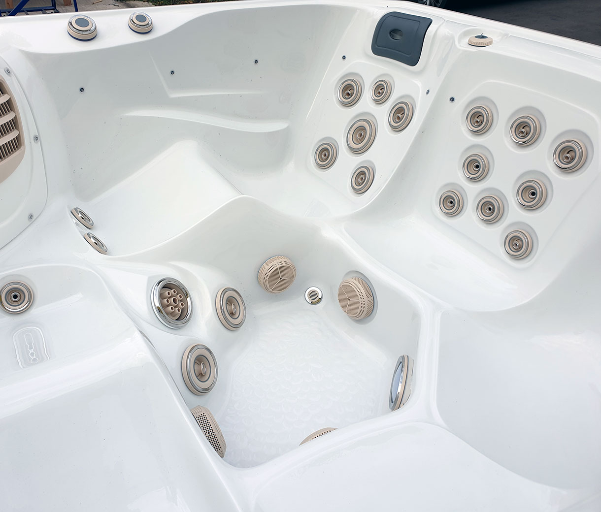 Гидромассажный спа-бассейн JNJ Spas Storm SPA-637 (рис.4) Гидромассажный спа-бассейн JNJ Spas Storm SPA-637 (рис.4)